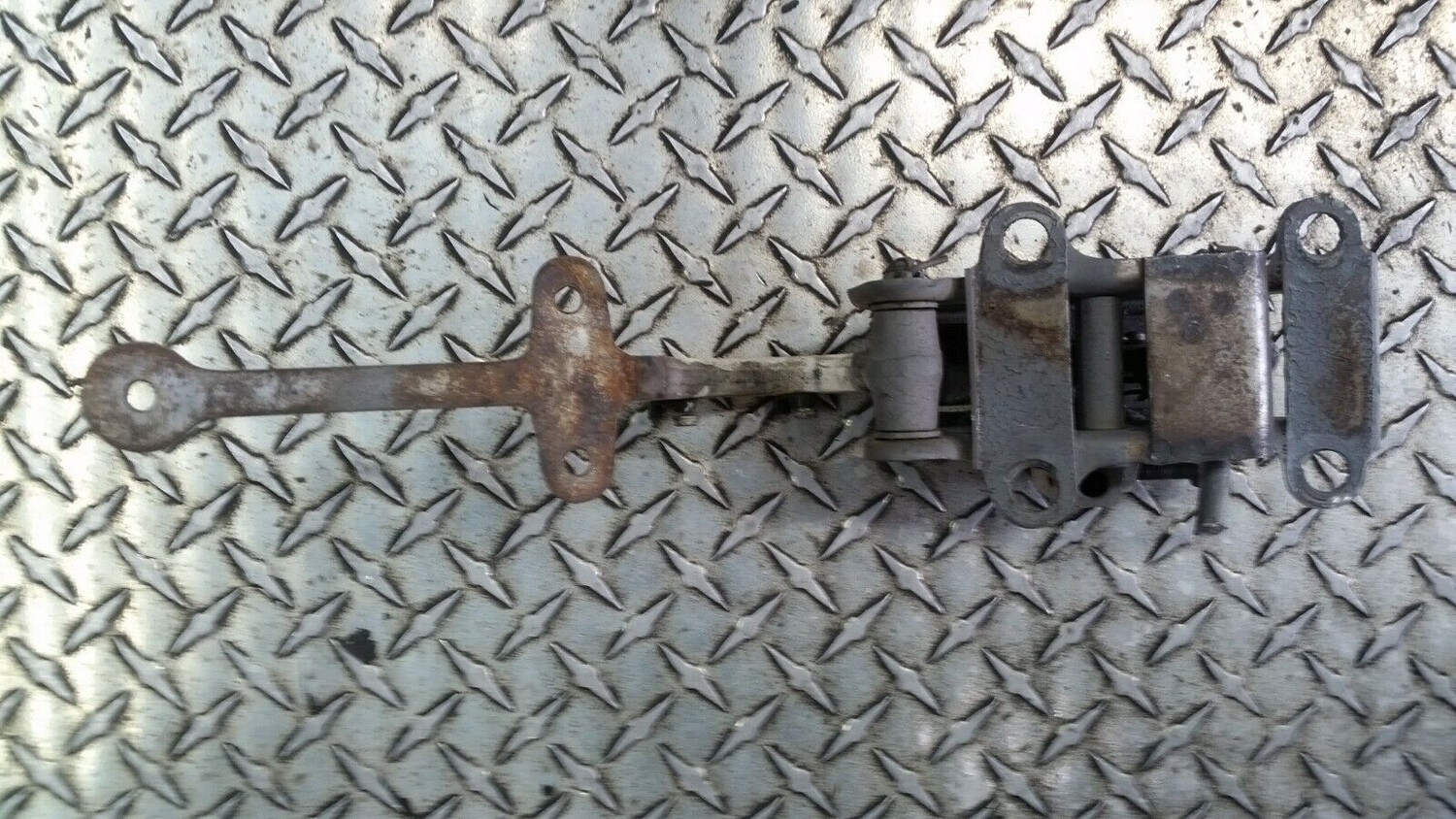 65 to 80 ROLLS ROYCE SILVER SHADOW TRUNK BOOT LID HINGE LEFT SIDE