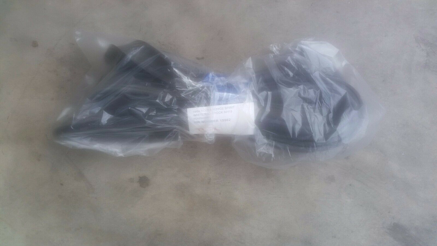 81 82 83 84 85 86 87 88 89 Rolls Royce Silver Spur Spirit trunk boot seal