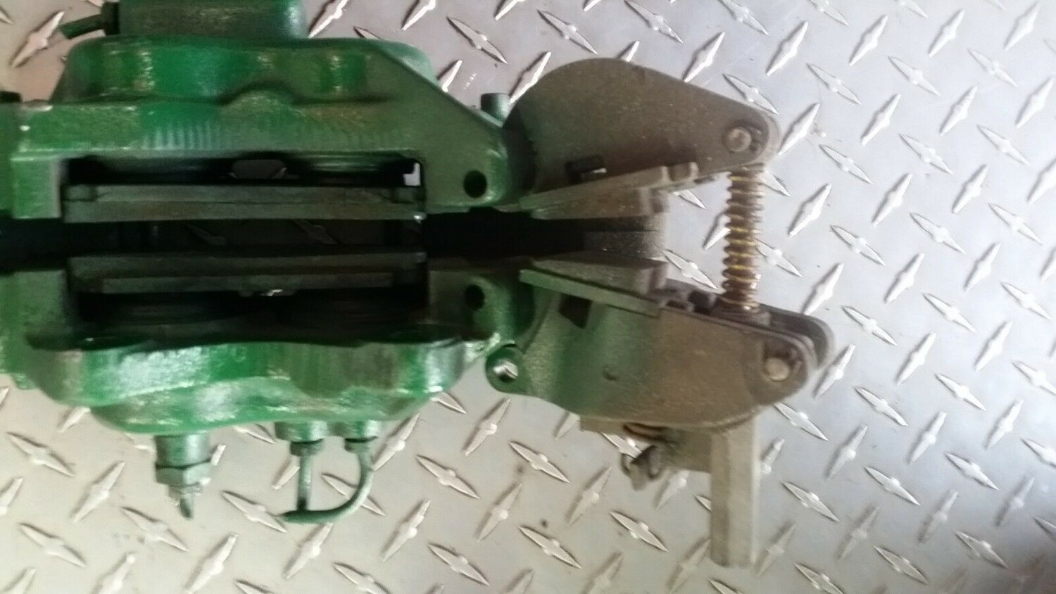 1981 to 1998 Rolls Royce Silver Spirit rear Brake Calipers w/parking brake PAIR -