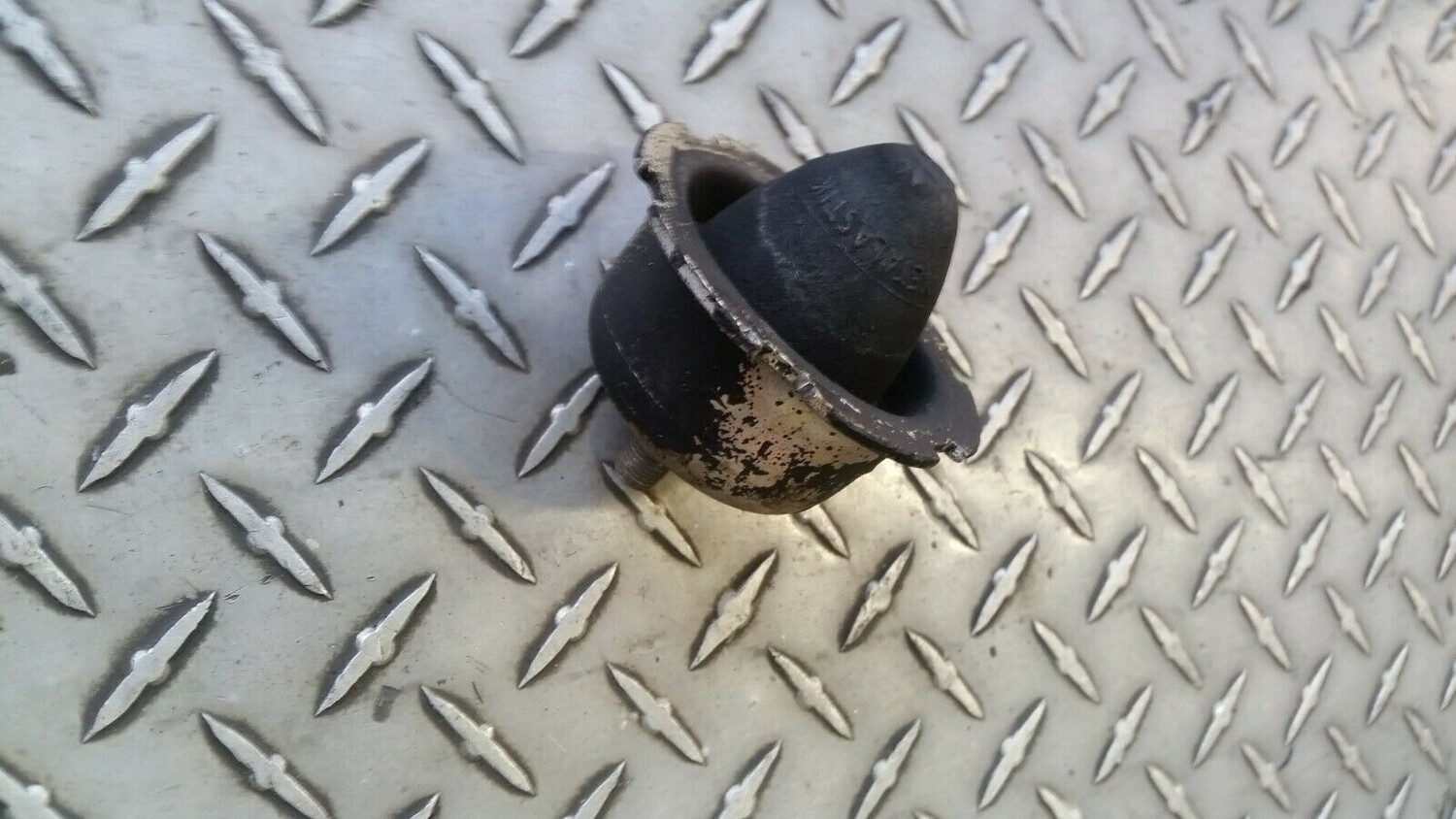 Rolls Royce Silver SHADOW WRAITH CORN REAR or FRONT SUSpension BUMP STOP UR15063