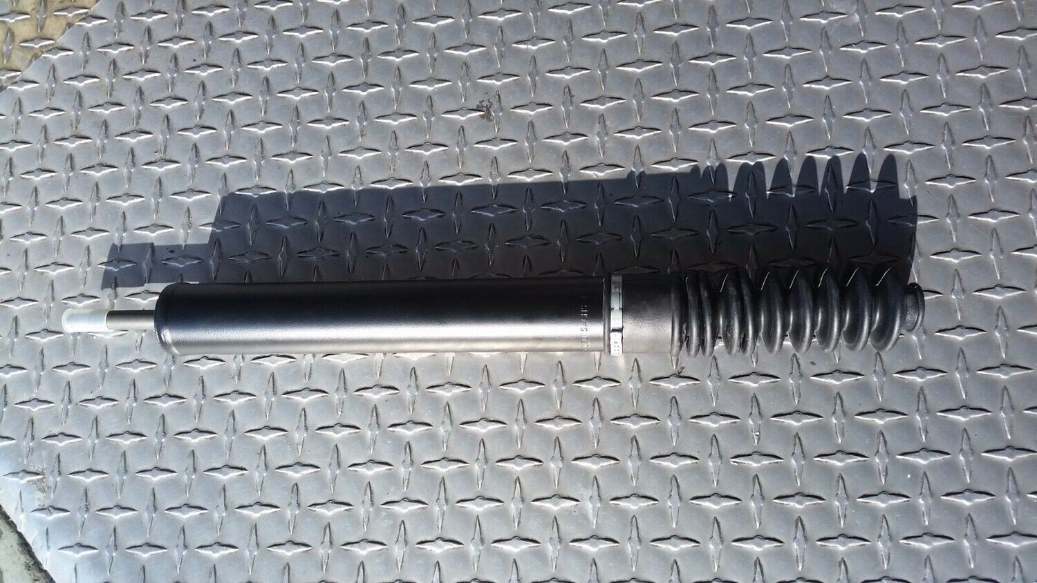 Rolls Royce Silver Spur Corniche rear shock(one) up to 1990 Return line RH3377