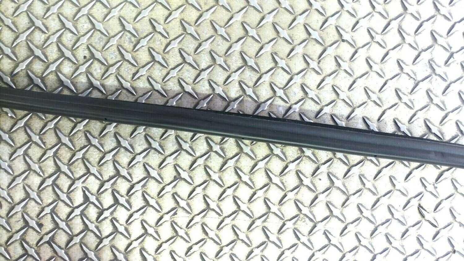 FERRARI 360 F430 SPIDER PARTS 125789 right SIDE DOOR SEAL ON BODY 66328200
