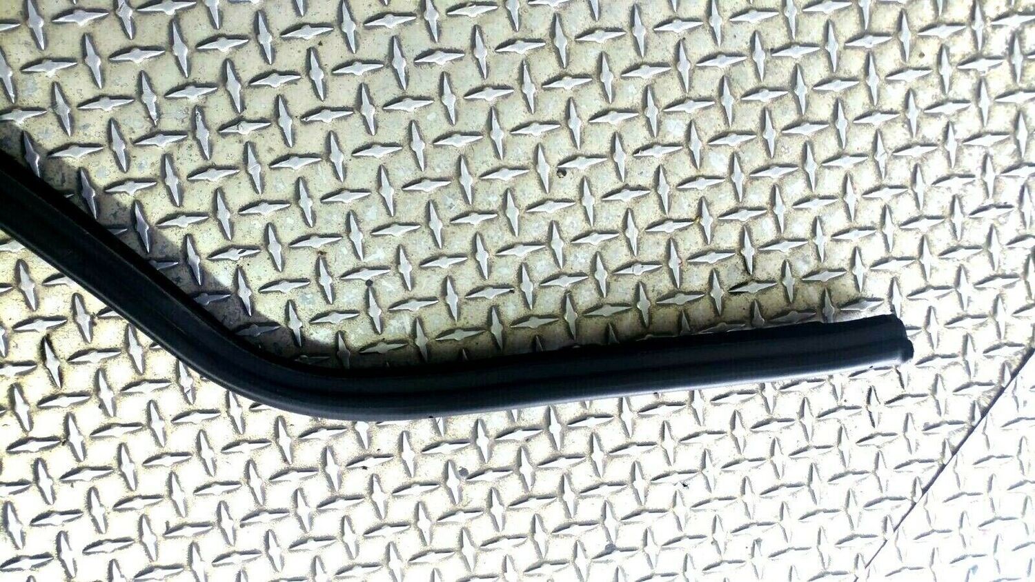 FERRARI 360 F430 SPIDER PARTS 125789 right SIDE DOOR SEAL ON BODY 66328200