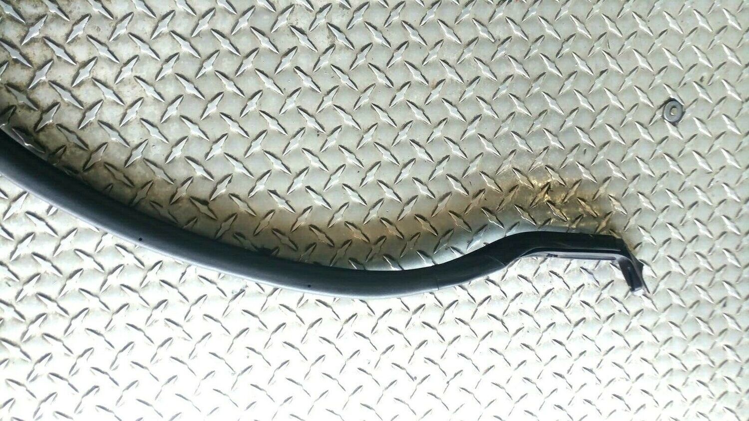 FERRARI 360 F430 SPIDER PARTS 125789 LEFT  SIDE DOOR SEAL ON BODY 66328300