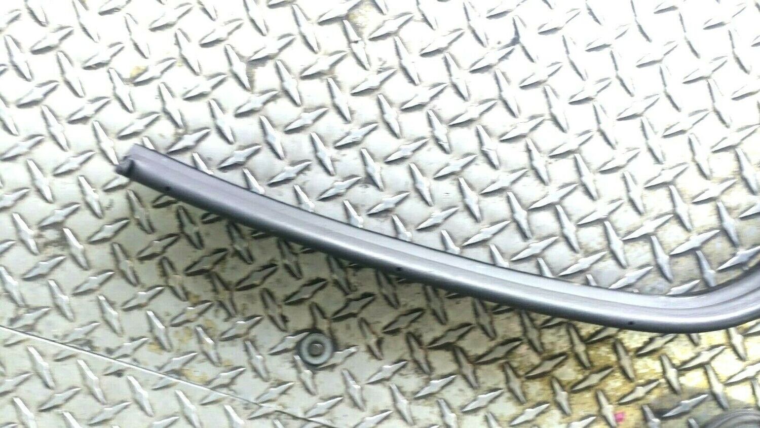 FERRARI 360 F430 SPIDER PARTS 125789 LEFT  SIDE DOOR SEAL ON BODY 66328300