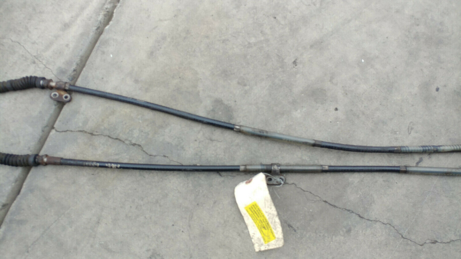 Rolls Royce Silver SHADOW  spur  Emergency Parking cable set and levers UR73500 -