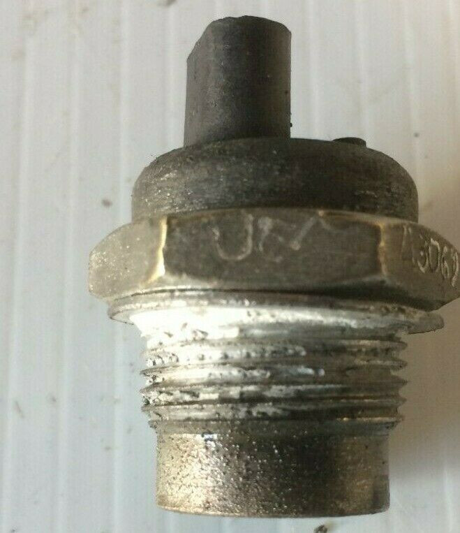 Rolls Royce Silver SPUR BENTLEY TURBO R COOLANT  UE43062 otter switch egr valve -