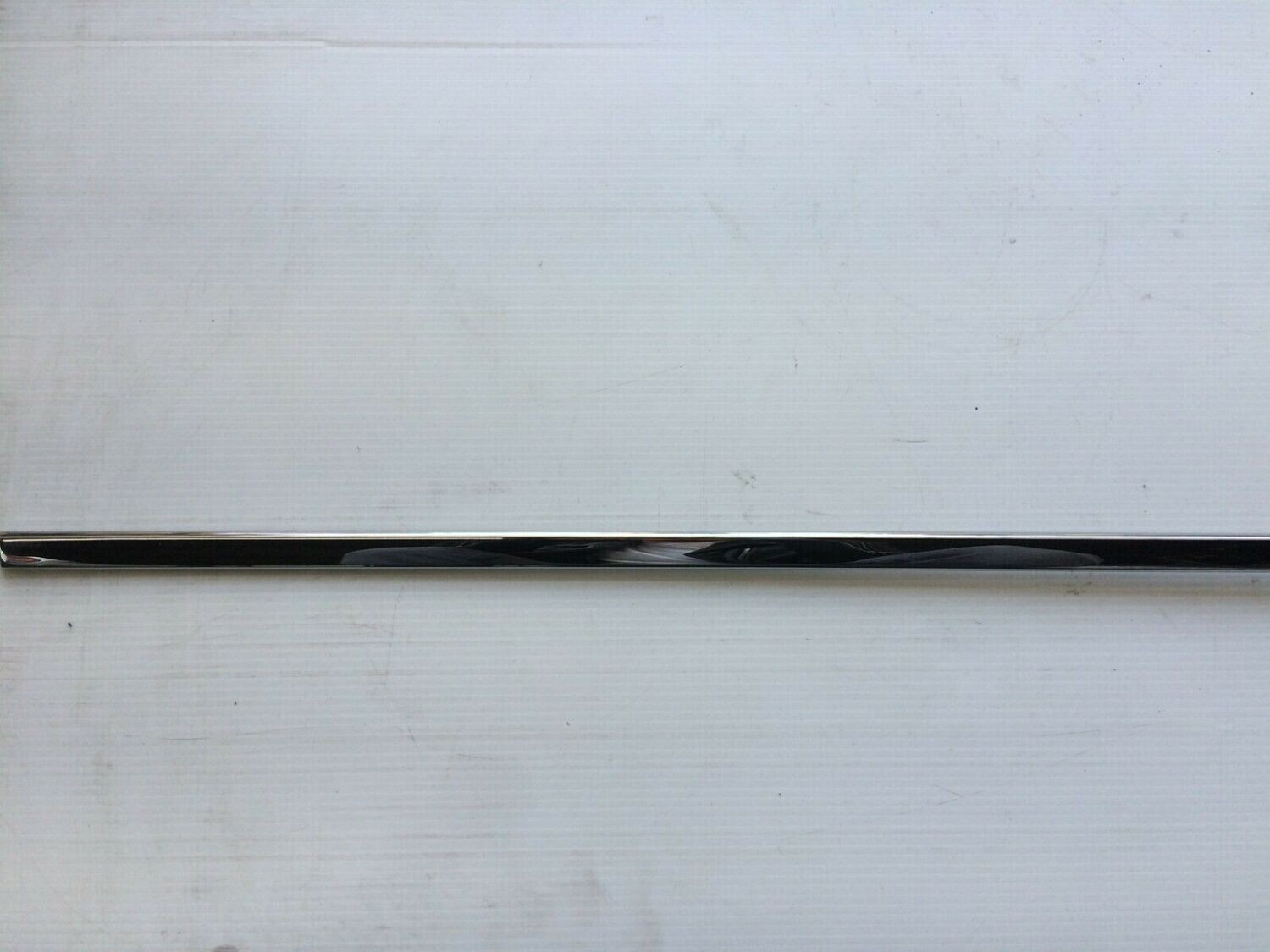 81 - 98 ROLLS ROYCE SILVER SPUR BENTLEY CHROME HOOD MOLDING UB42207