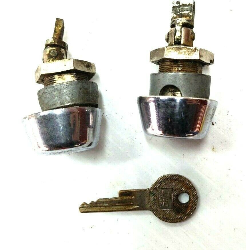 Rolls Royce Silver Shadow 2 FRONT DOOR TUMBLER SET WITH KEY UB31850