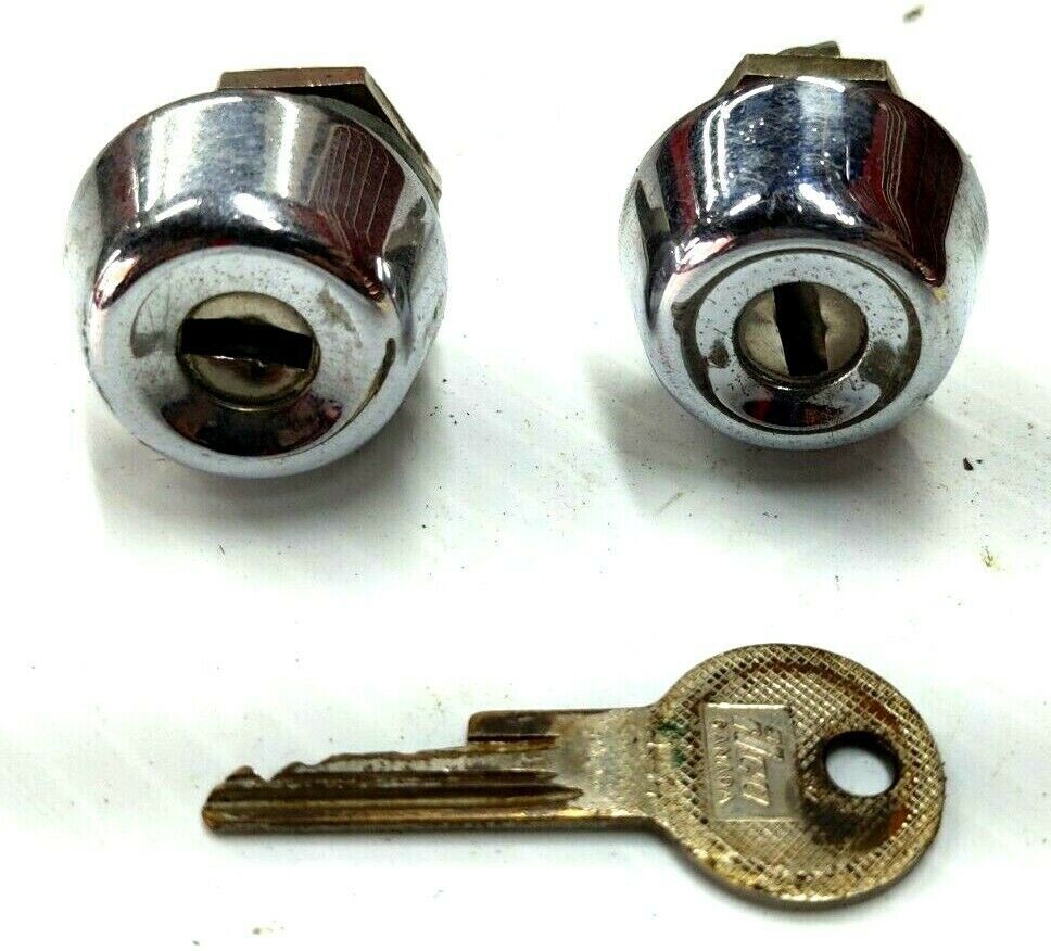 Rolls Royce Silver Shadow 2 FRONT DOOR TUMBLER SET WITH KEY UB31850