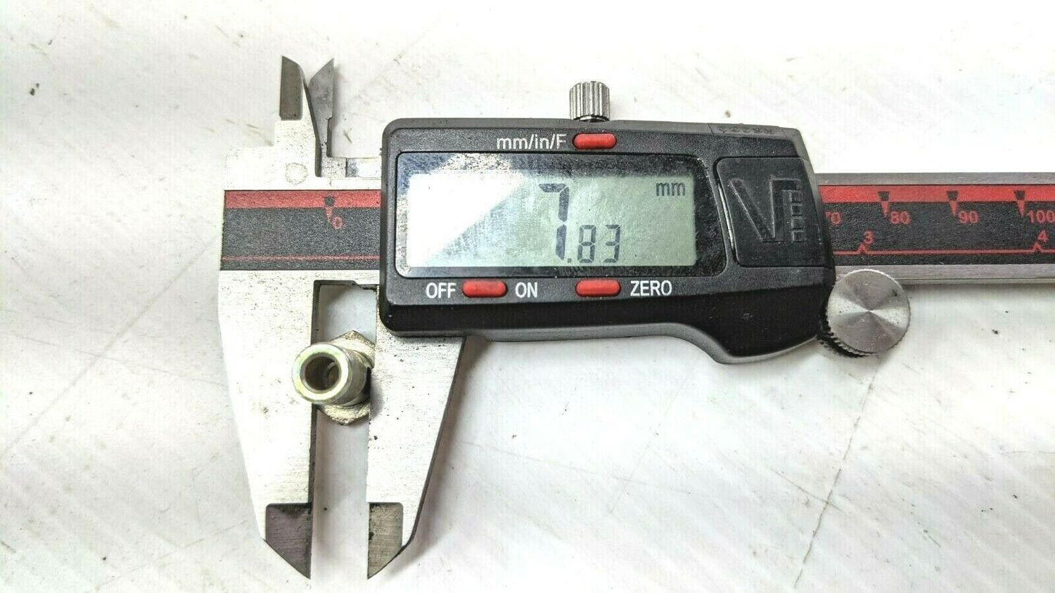 Ferrari 308 banjo bolt FOR FUEL LINE AT DISTRIBUTOR PIPE TO INJECTOR 113664
