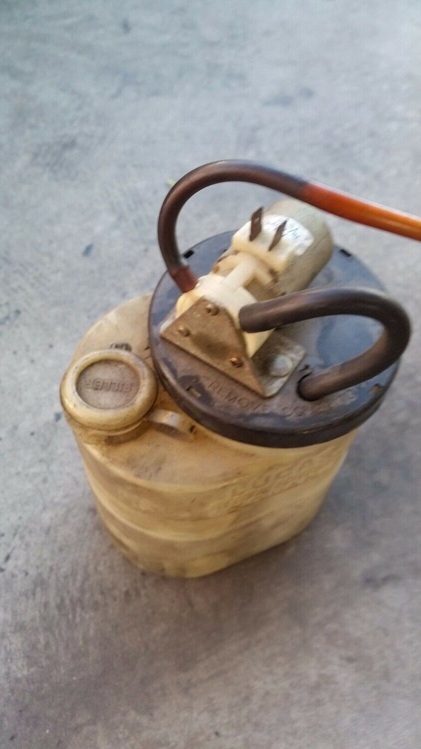 65 - 80 ROLLS ROYCE SILVER SHADOW WINDSHIELD WASHER TANK