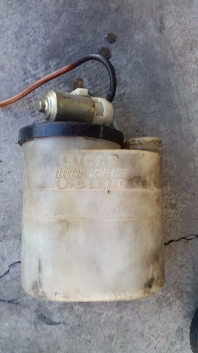 65 - 80 ROLLS ROYCE SILVER SHADOW WINDSHIELD WASHER TANK