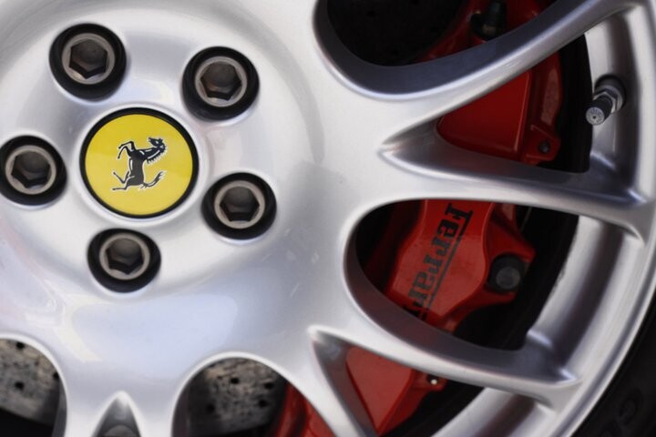 Learn about this car 2004 Ferrari Challenge Stradale
