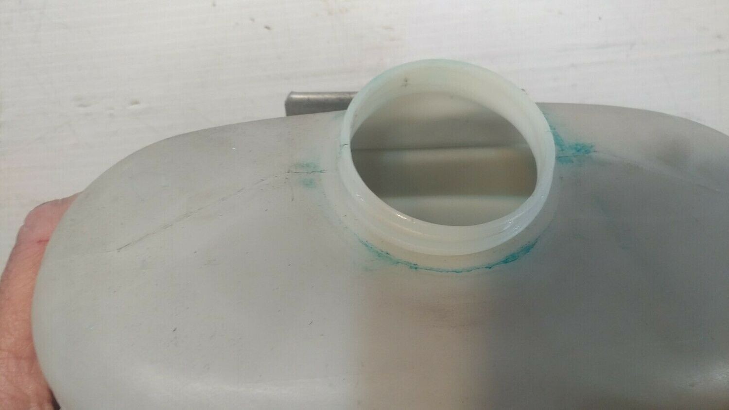 FERRARI 308 PARTS  GTS WINDSCREEN WINDSHIELD WASHER BOTTLE PUMP 60375706