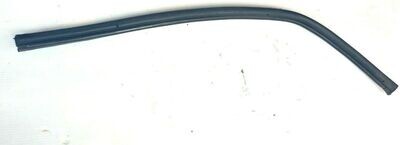 FERRARI 308 PARTS  GTS DOOR VERTICAL  FRONT SEAL MC 3476/20