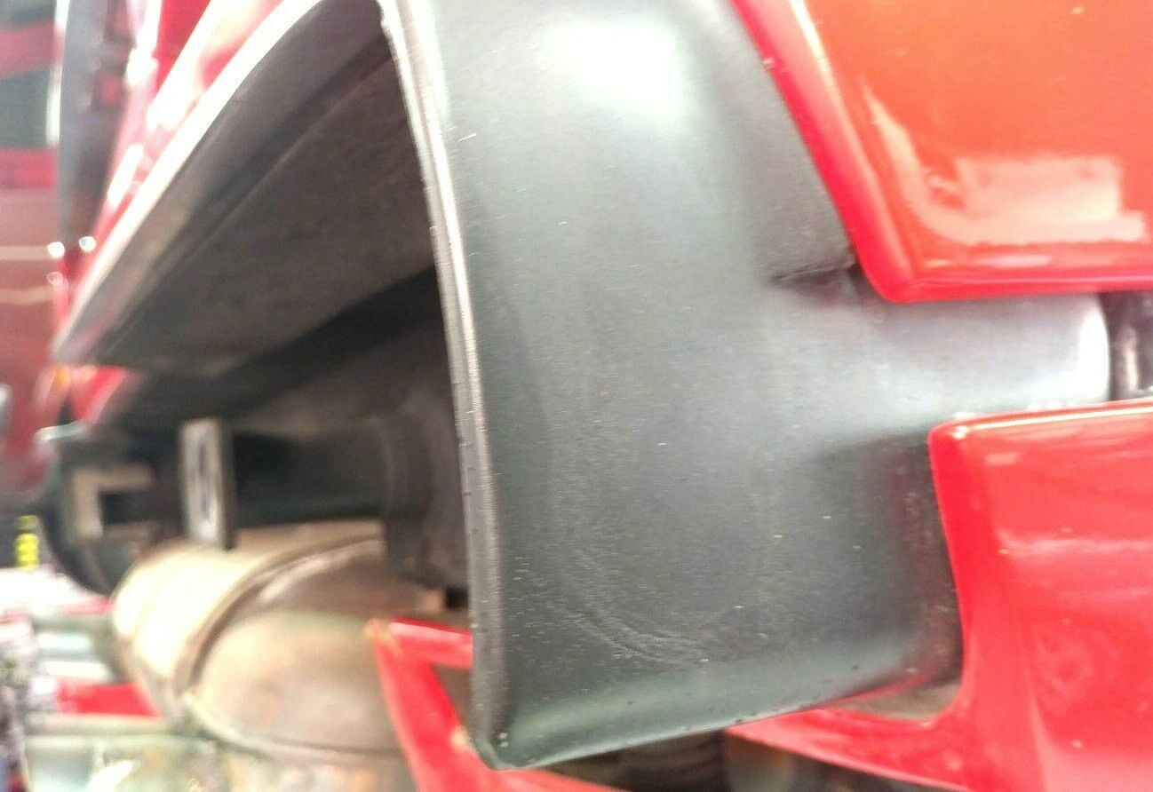 relist FERRARI 308 GTSi  REAR BUMPER USA MODEL right GUARD MOULDING EYEBROW