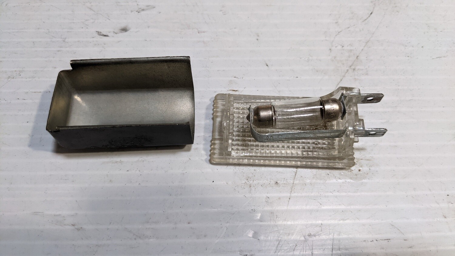 Rolls Royce Silver Spur Spirit trunk light at lid cover