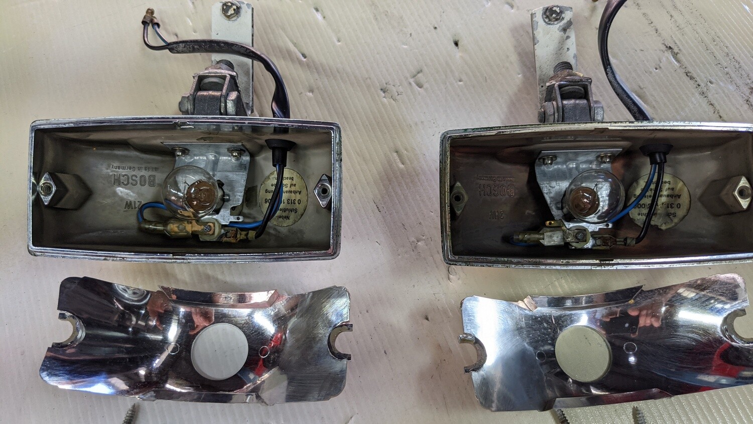 65 to 80 ROLLS ROYCE SILVER SHADOW rear fog light  light assembly  PAIR  complete