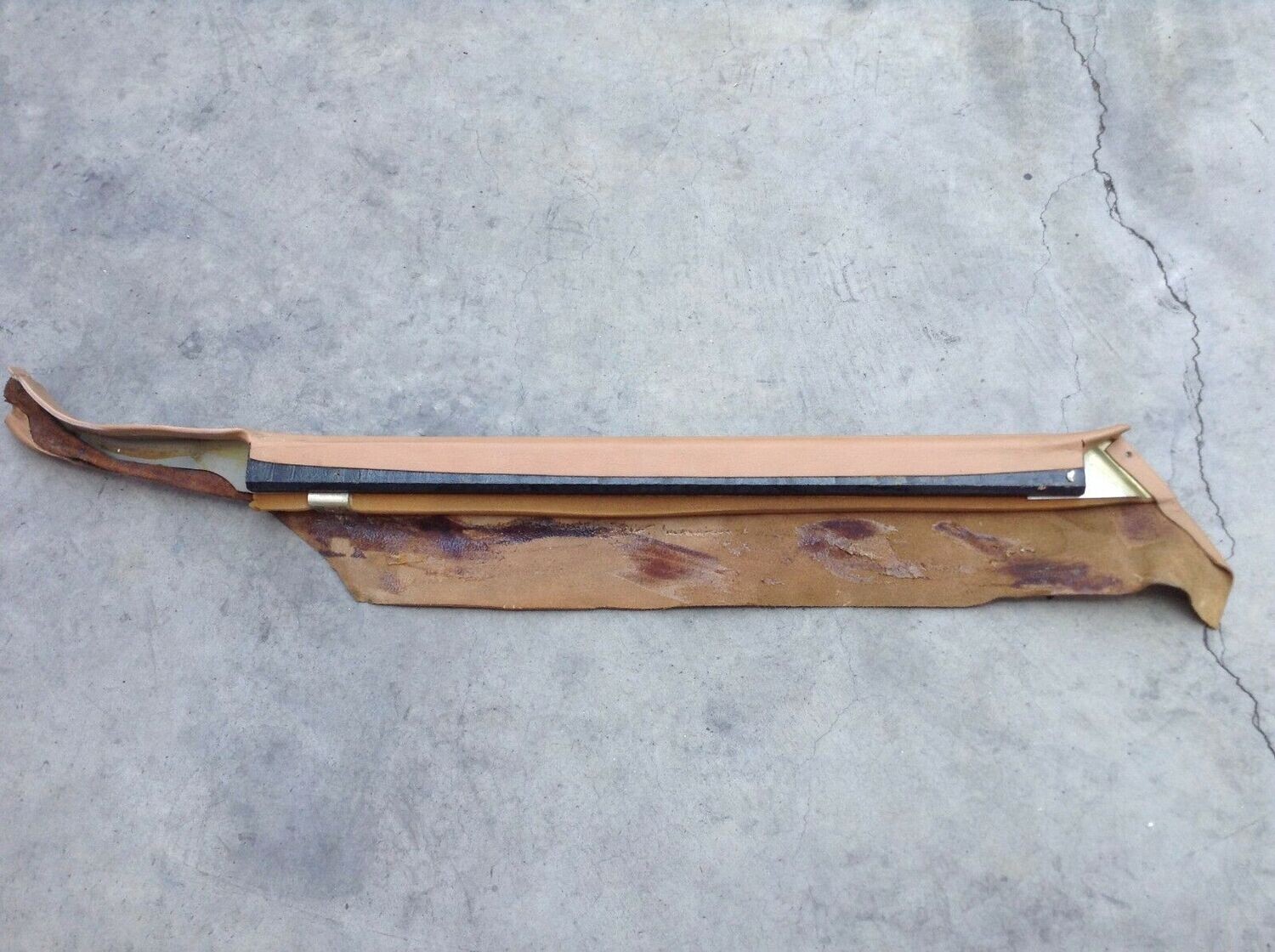 ROLLS ROYCE SILVER SPUR LEFT REAR quarter PANEL TRIM LEATHER TAN