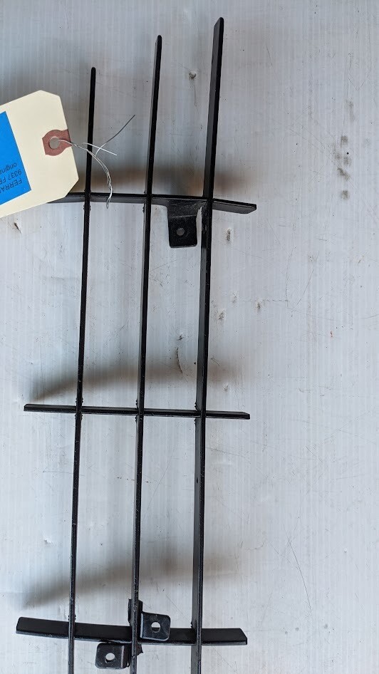 FERRARI 348 PARTS  FRONT GRILL excellent original condition 63955100