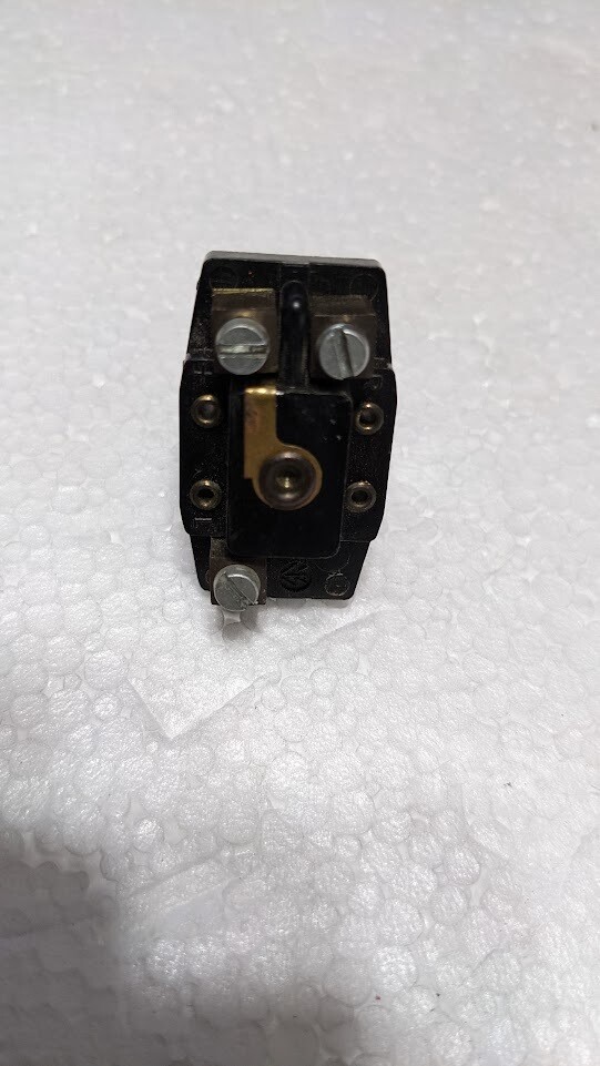 Ferrari 308 GTS QV antenna Switch with knob at console 111515 .
