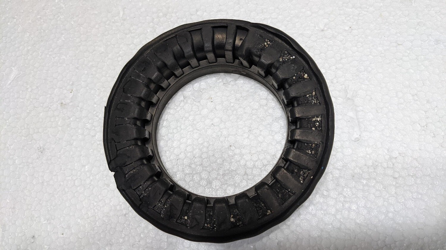 FERRARI 308 PARTS ORIGINAL COIL SPRING LOWER RUBBER BASE 103264
