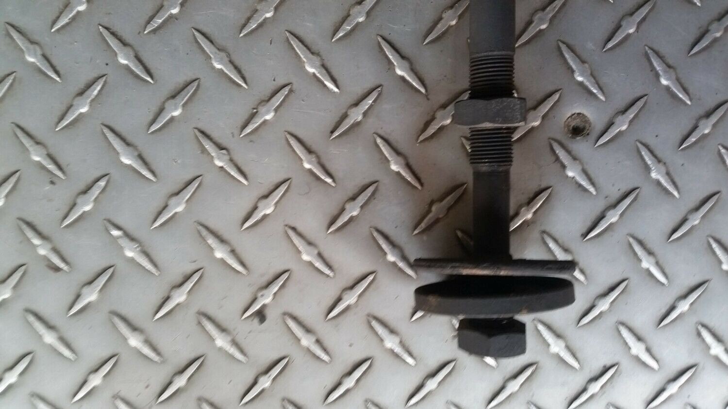 ROLLS ROYCE SILVER SHADOW COMPLIANCE RODS WITH WASHERS - NUTS UR17444