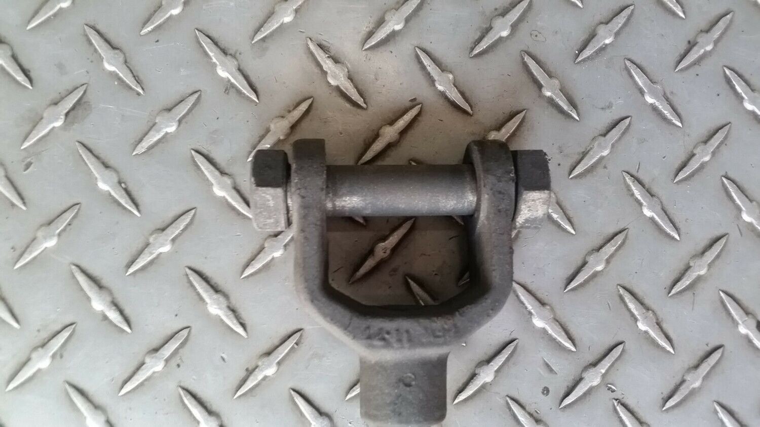 ROLLS ROYCE SILVER SHADOW COMPLIANCE RODS WITH WASHERS - NUTS UR17444