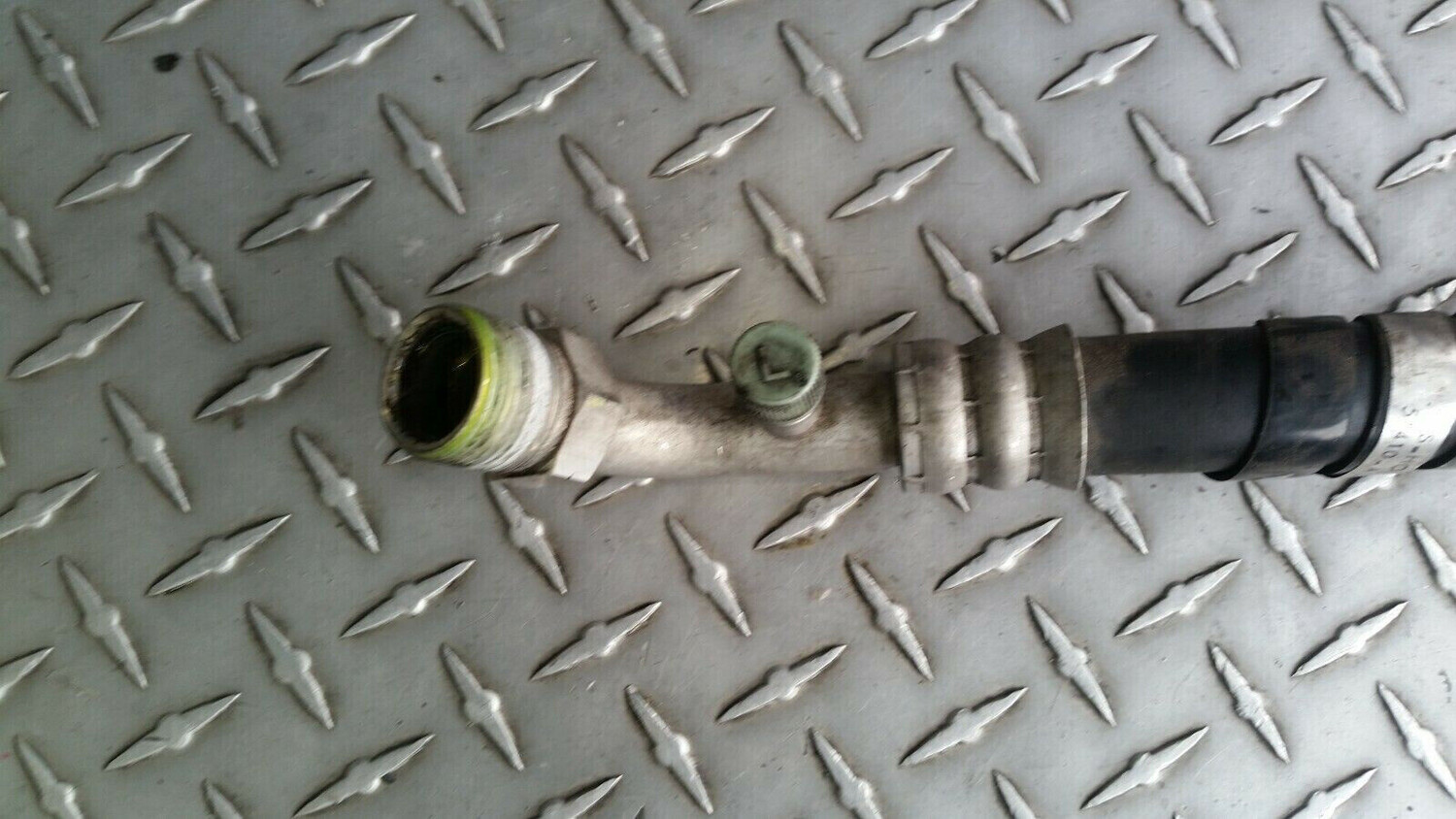 1998 Rolls Royce Silver SPUR air conditioning charge hose UV32124