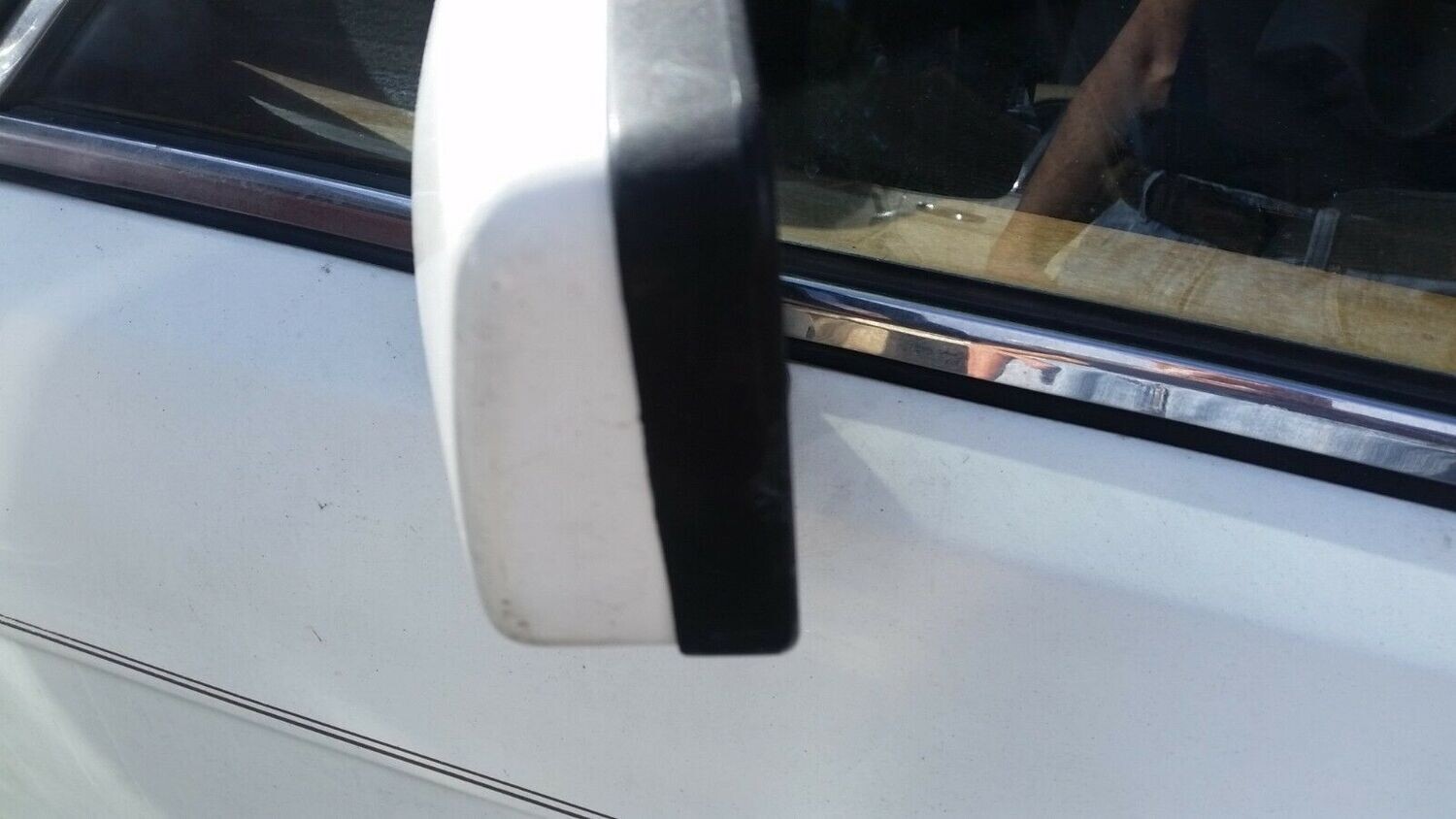 BENTLEY MULSANNE S  left side rear view mirror painted version