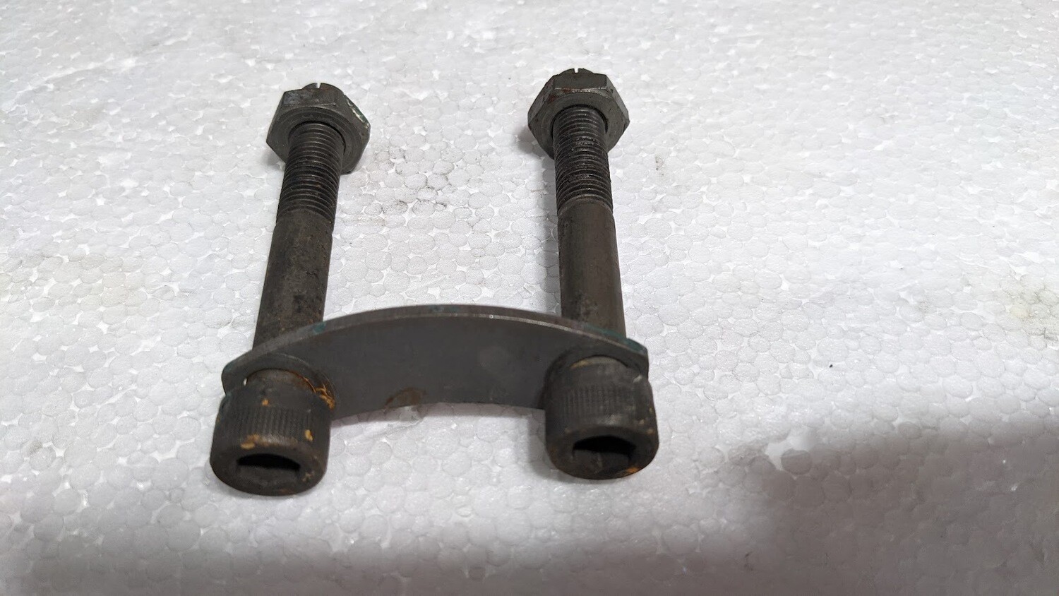 FERRARI 348 PART ONE SET OF 2 REAR AXLE BOLTS  LOCK AND NUTS 223916