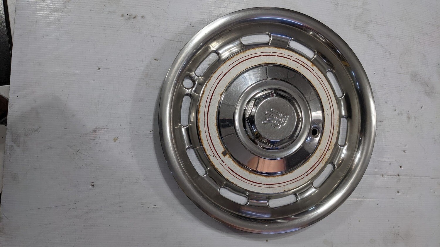 1965 to 1980 Rolls Royce Silver Shadow One hub cap, wheel dust cover
