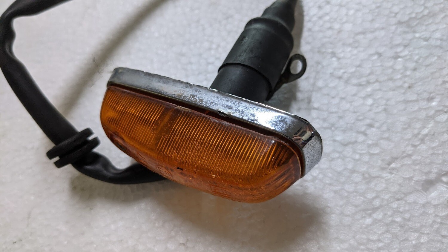 81 to 99 BENTLEY TURBO Rolls Royce Silver Spur turn signal lens ON FENDER WING