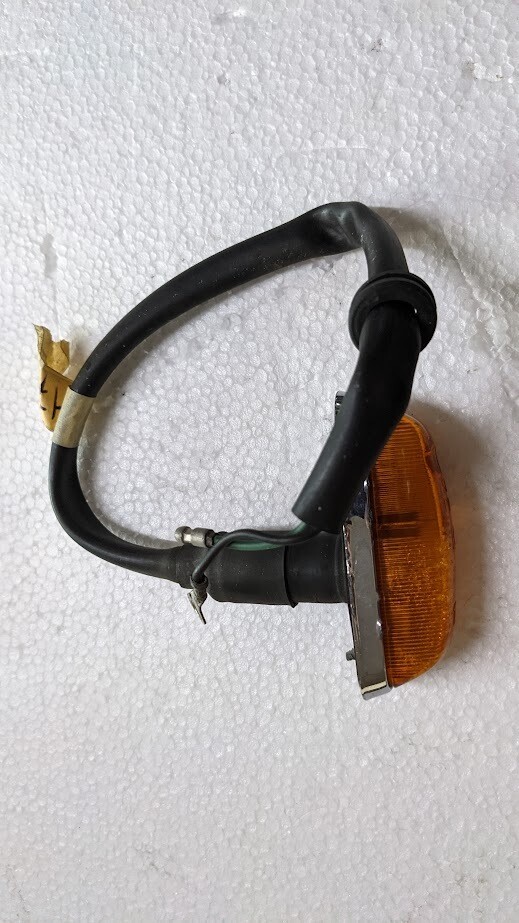 81 to 99 BENTLEY TURBO Rolls Royce Silver Spur turn signal lens ON FENDER WING