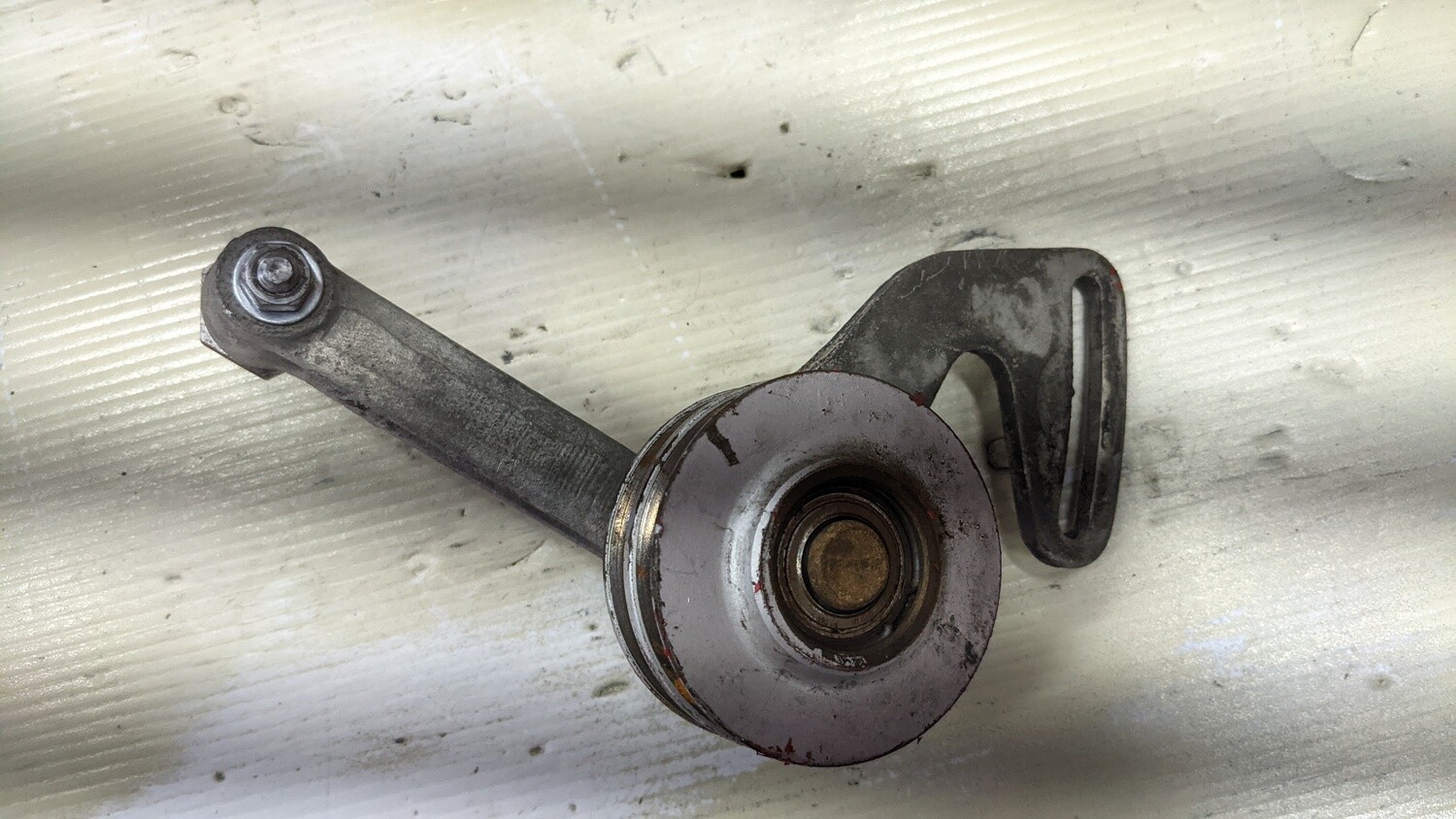 Rolls Royce Silver SHADOW  JOCKEY PULLEY AND CARRIER UE34857