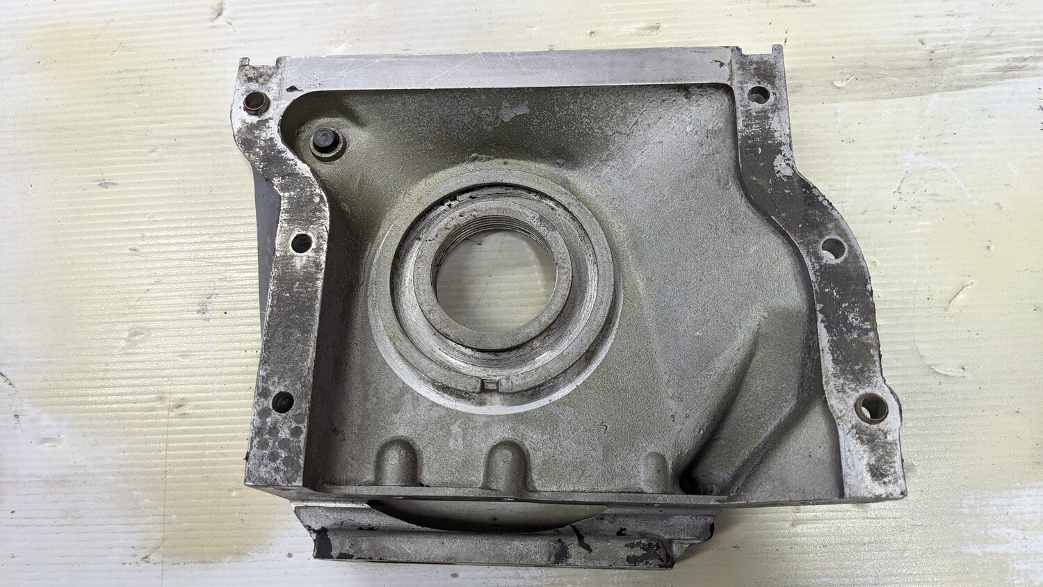 EARLY  Rolls Royce Silver SHADOW   front engine timing cover UE34732