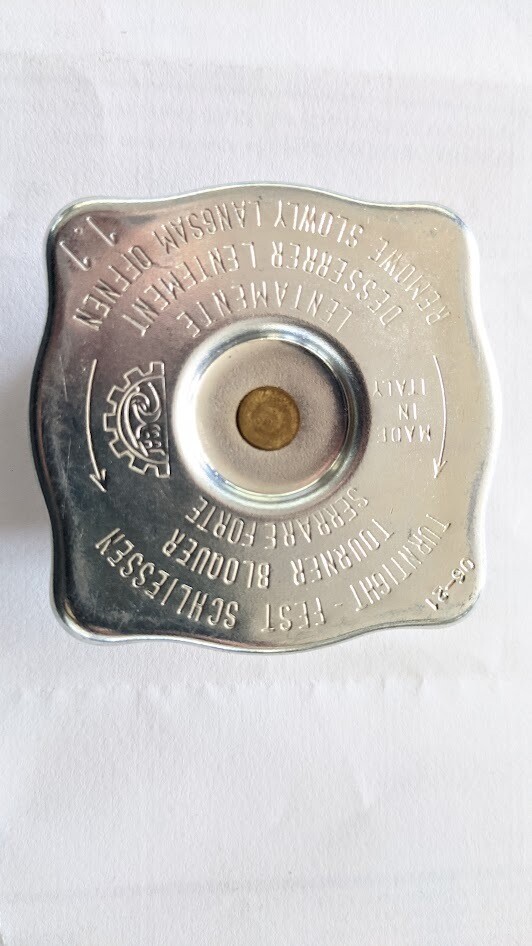 FERRARI 308 PARTS GTS EXPANSION RADIATOR TANK CAP 1.1 BAR 137644