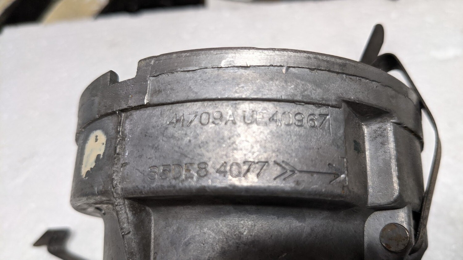 81 to 89 Rolls Royce Silver SPUR distributor shaft and body 	UE44694