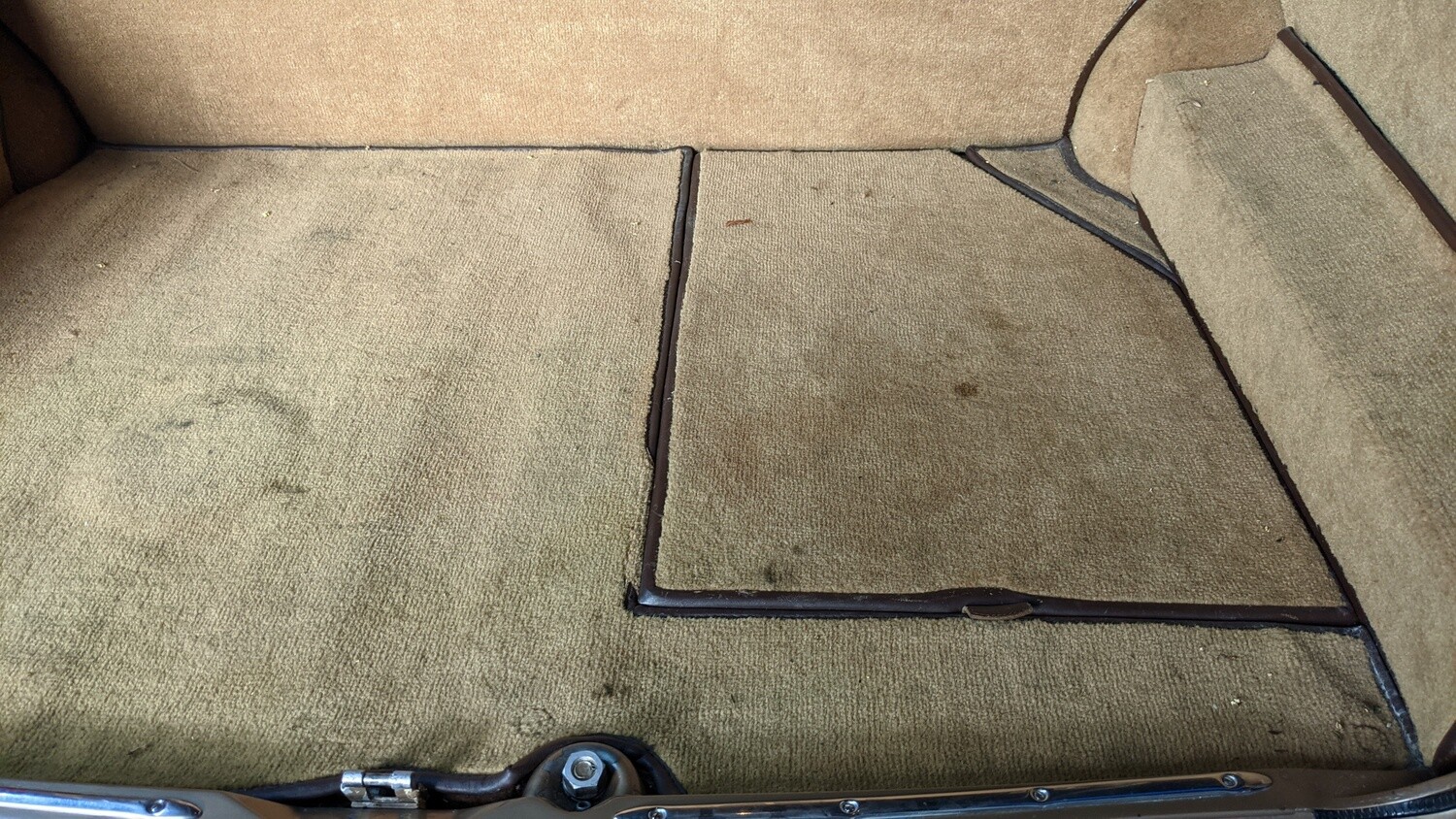 ROLLS ROYCE SILVER SHADOW II PART TRUNK CARPET COMPLETE GOLD BROWN