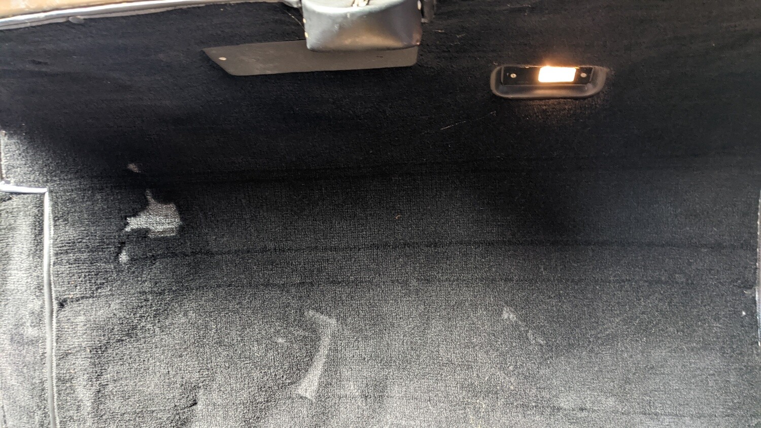 65 to 80 ROLLS ROYCE SILVER SHADOW TRUNK lid black carpet