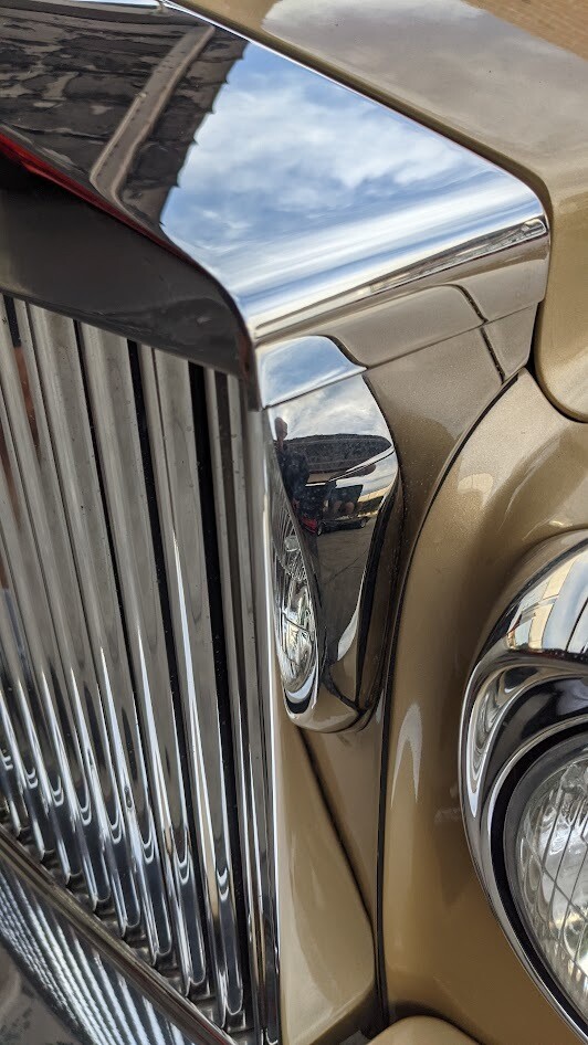ROLLS ROYCE CORNICHE PART FRONT GRILLE WITH FLYING LADY UB33595