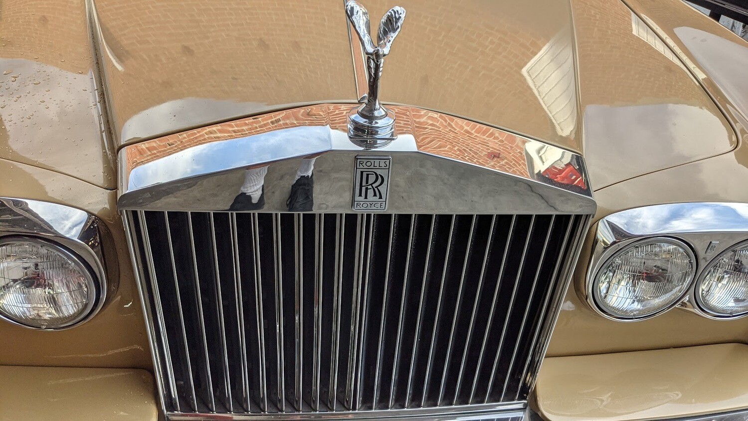 ROLLS ROYCE CORNICHE PART FRONT GRILLE WITH FLYING LADY UB33595