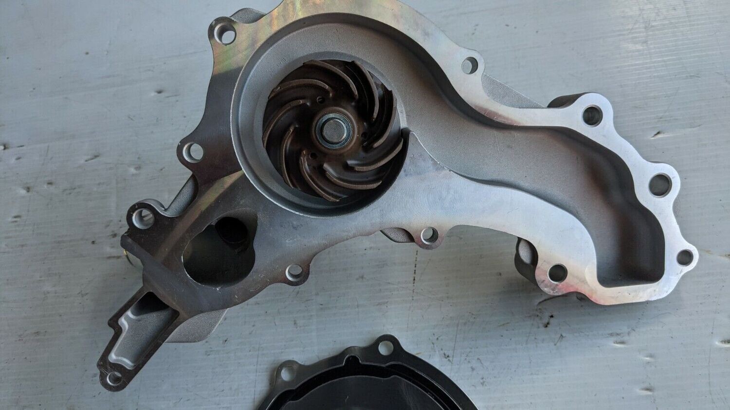 ECP Maserati QUATTROPORTE  2014 on 3.0 V6 WATER PUMP AND GASKET 297912 299667 AND THERMOSTAT NEW