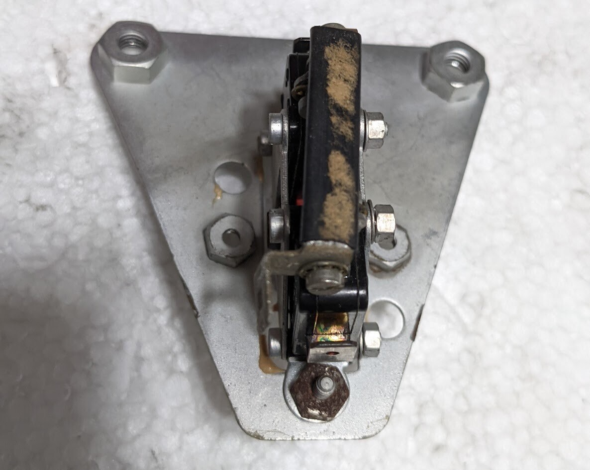 65 to 80 ROLLS ROYCE SILVER SHADOW REAR WINDOW SWITCH COMPLETE WITH BASE