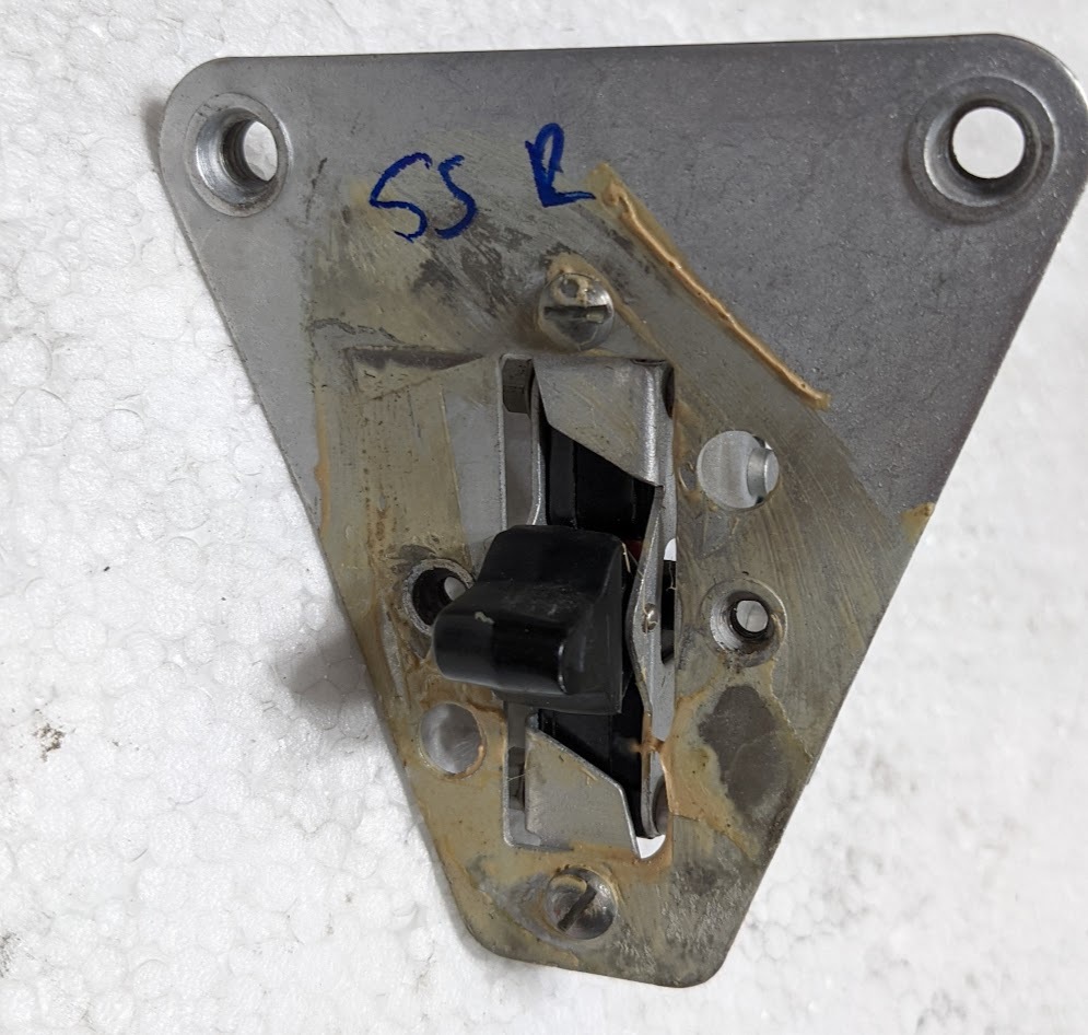 65 to 80 ROLLS ROYCE SILVER SHADOW REAR WINDOW SWITCH COMPLETE WITH BASE img