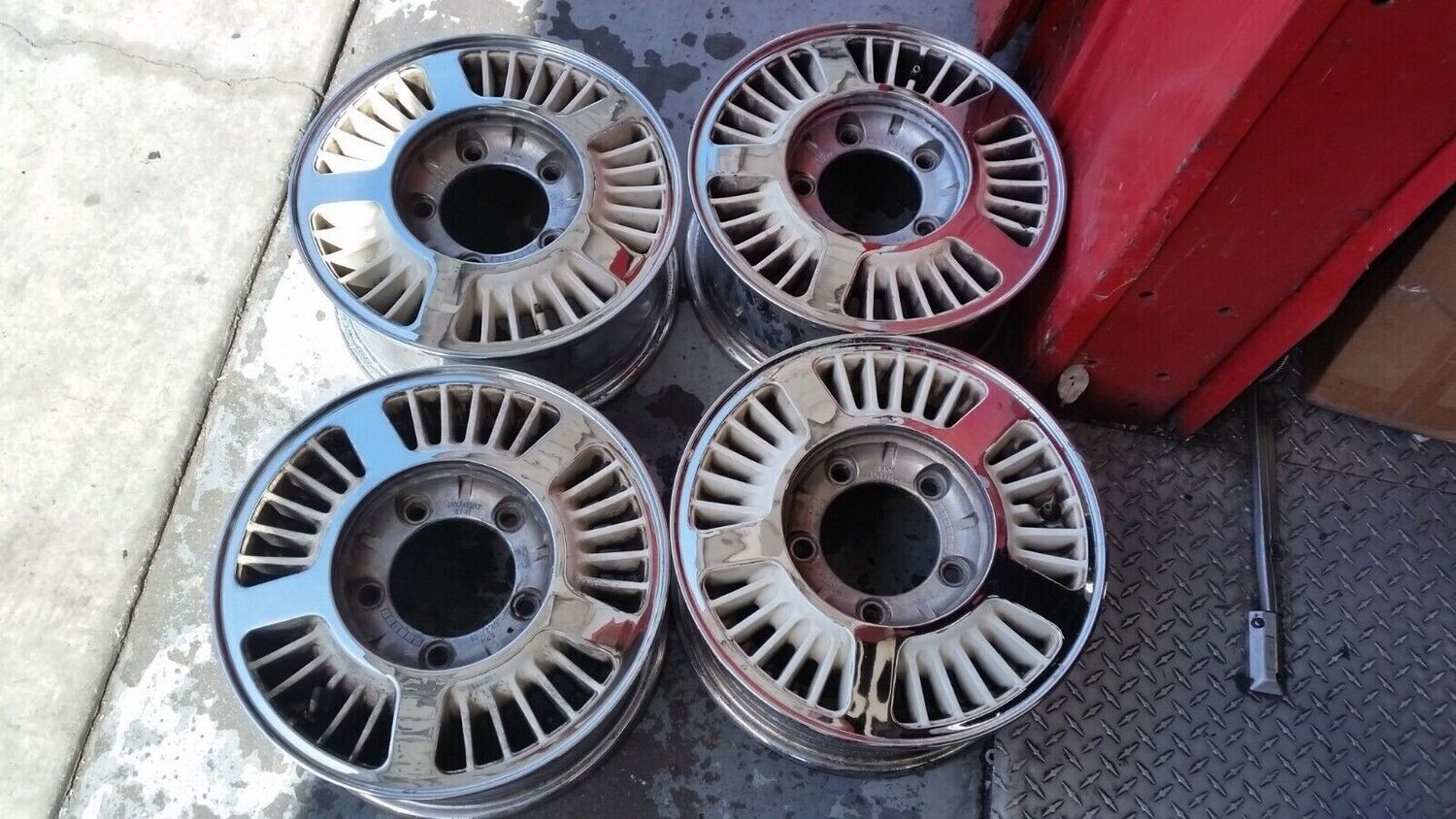 65 98 BENTLEY ROLLS 15x61/2 CHROME ALLOW RIMS WHEEL SET WITHOUT CAPS UR27500