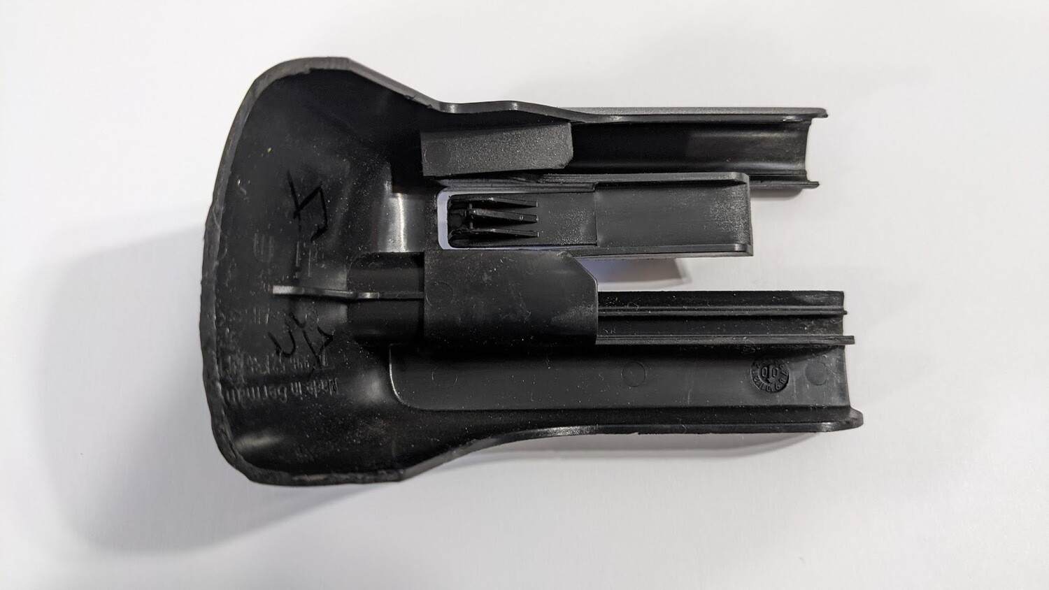 Ferrari Part  LEFT SEAT, OUTER LEFT SEAT TRACK COVER 66308400