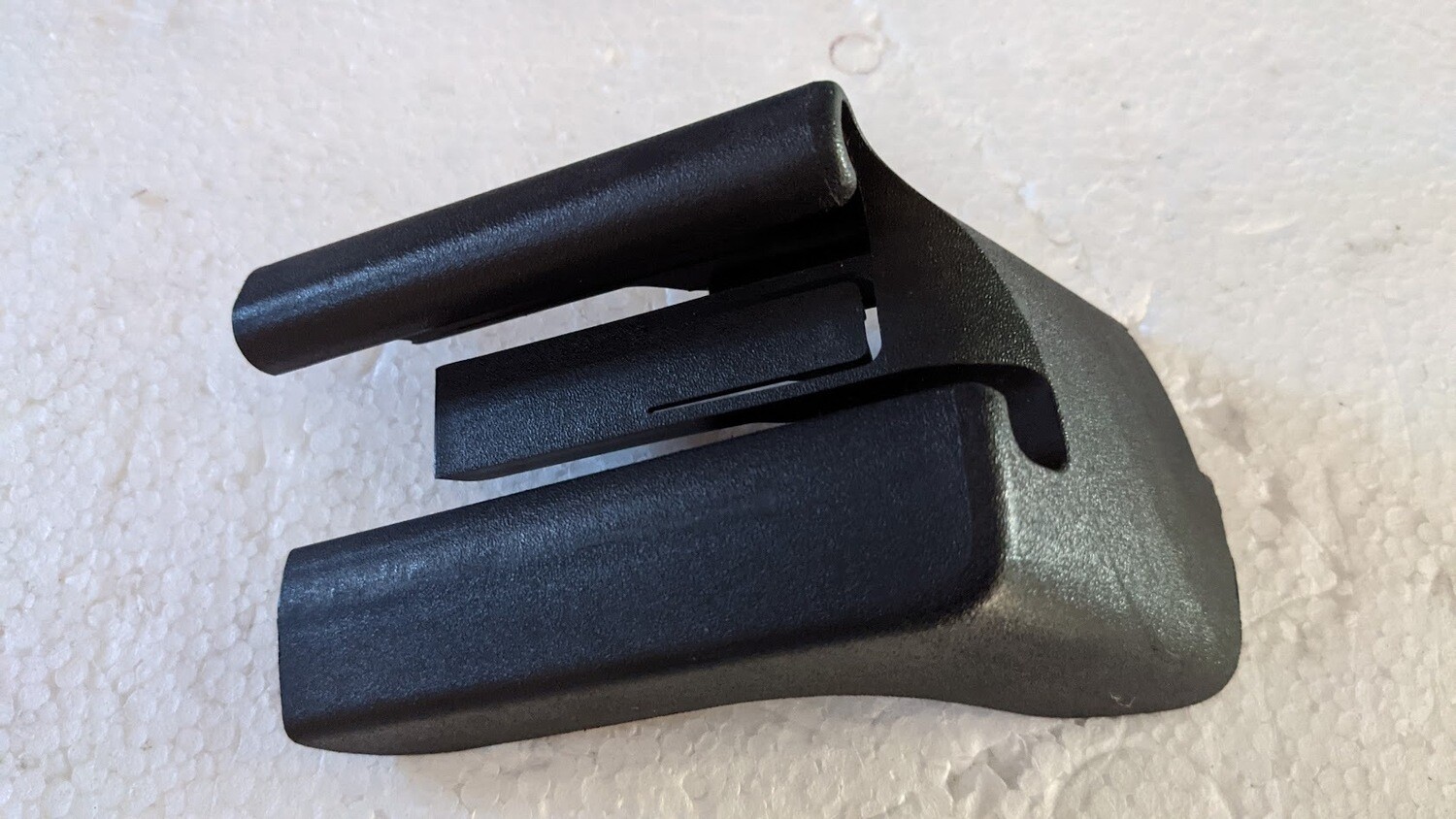 Ferrari Part RIGHT SEAT, inner LEFT SEAT TRACK COVER 65922100