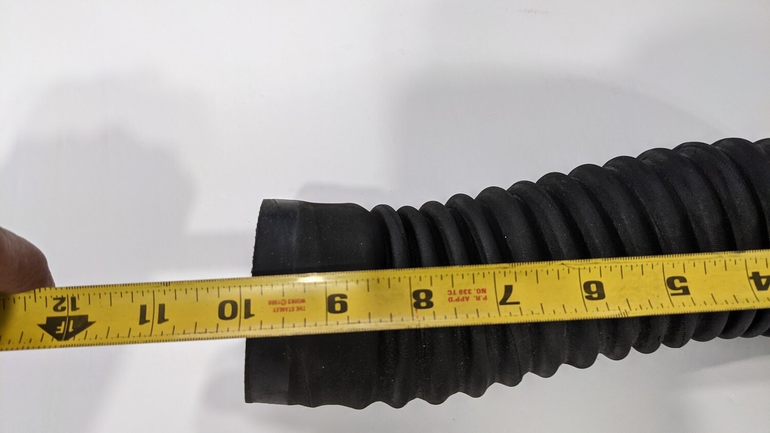 ROLLS-ROYCE SILVER SHADOW BENTLEY AIR FILTER HOT COLD HOSE UE40098